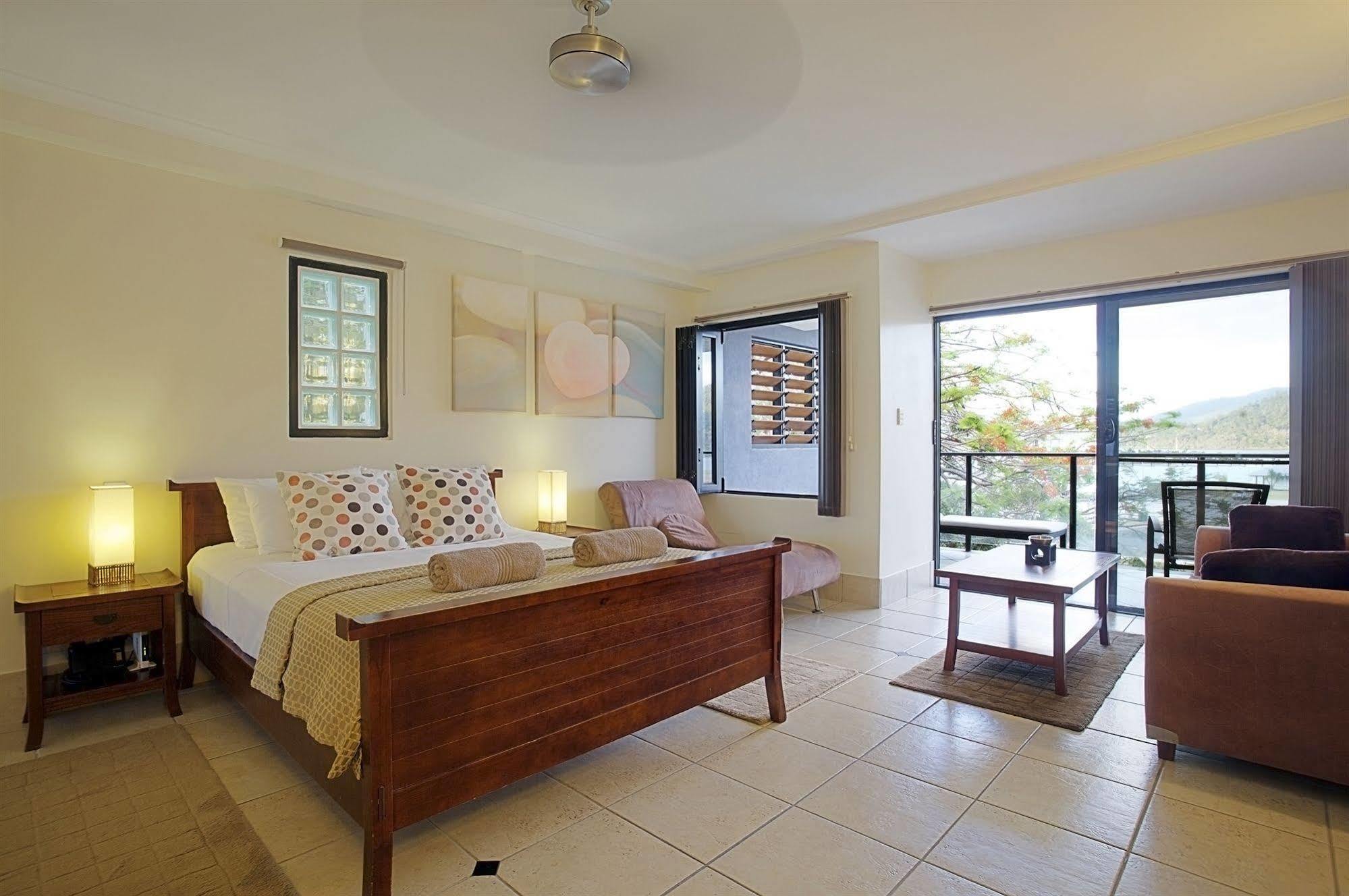 At Waterfront Whitsunday Retreat - Adults Only Aparthotel Airlie Beach Εξωτερικό φωτογραφία